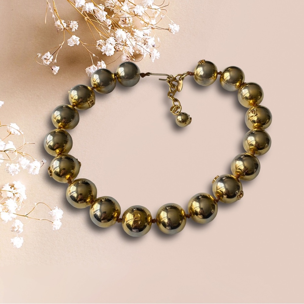 CHANEL Huge Large CC Logo Bead Gold Tone Vintage 1990 Choker Necklace 27 Season